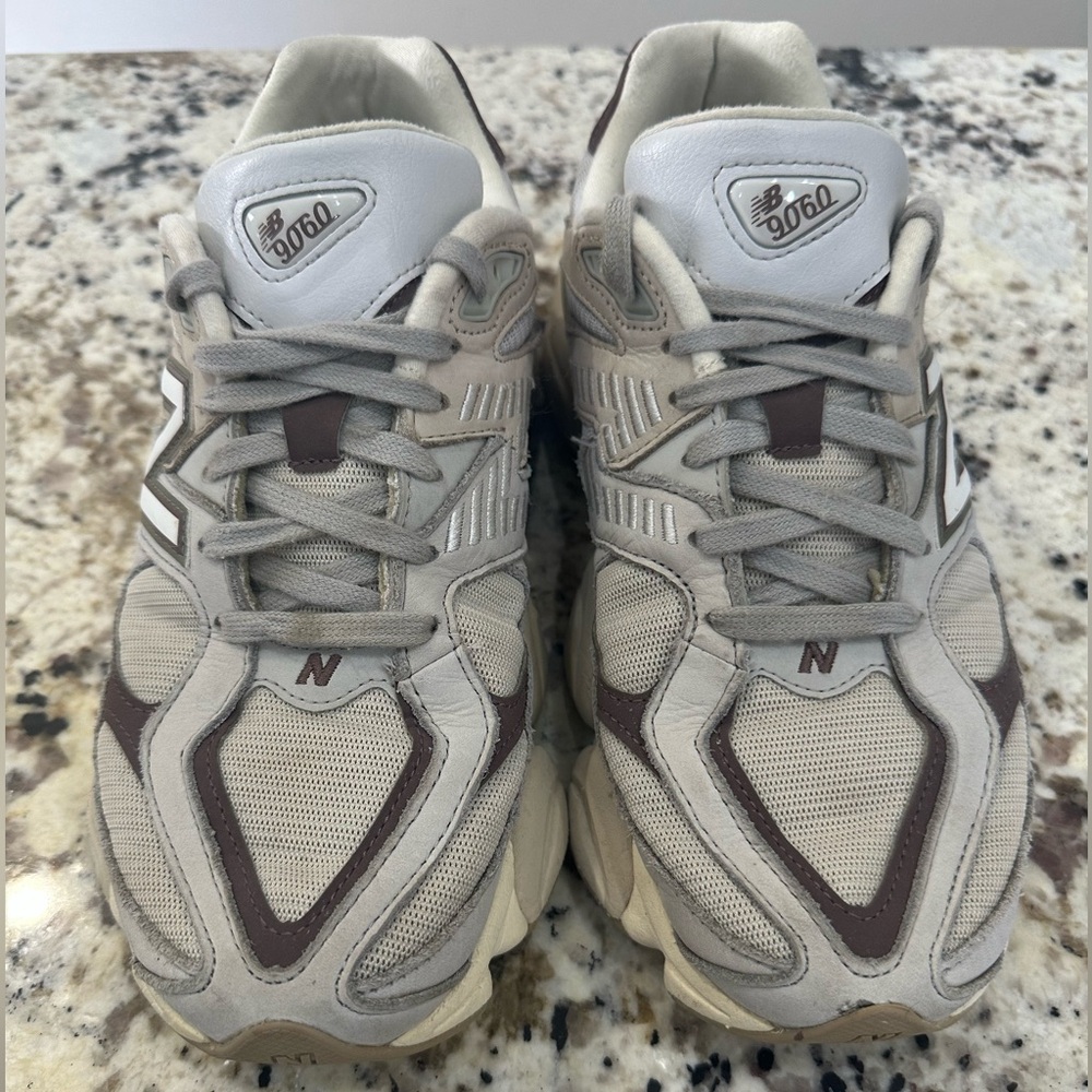 New Balance 9060 - Picture 2 of 11